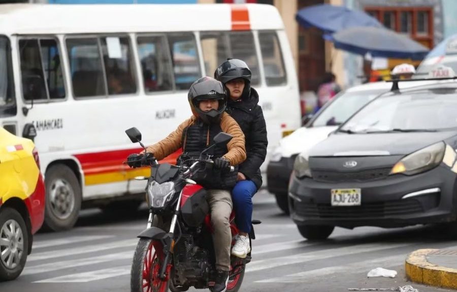 De cuánto asciende la multa por la circulación en moto con dos personas en Lima y Callao? - ::: Nitro Digital :::