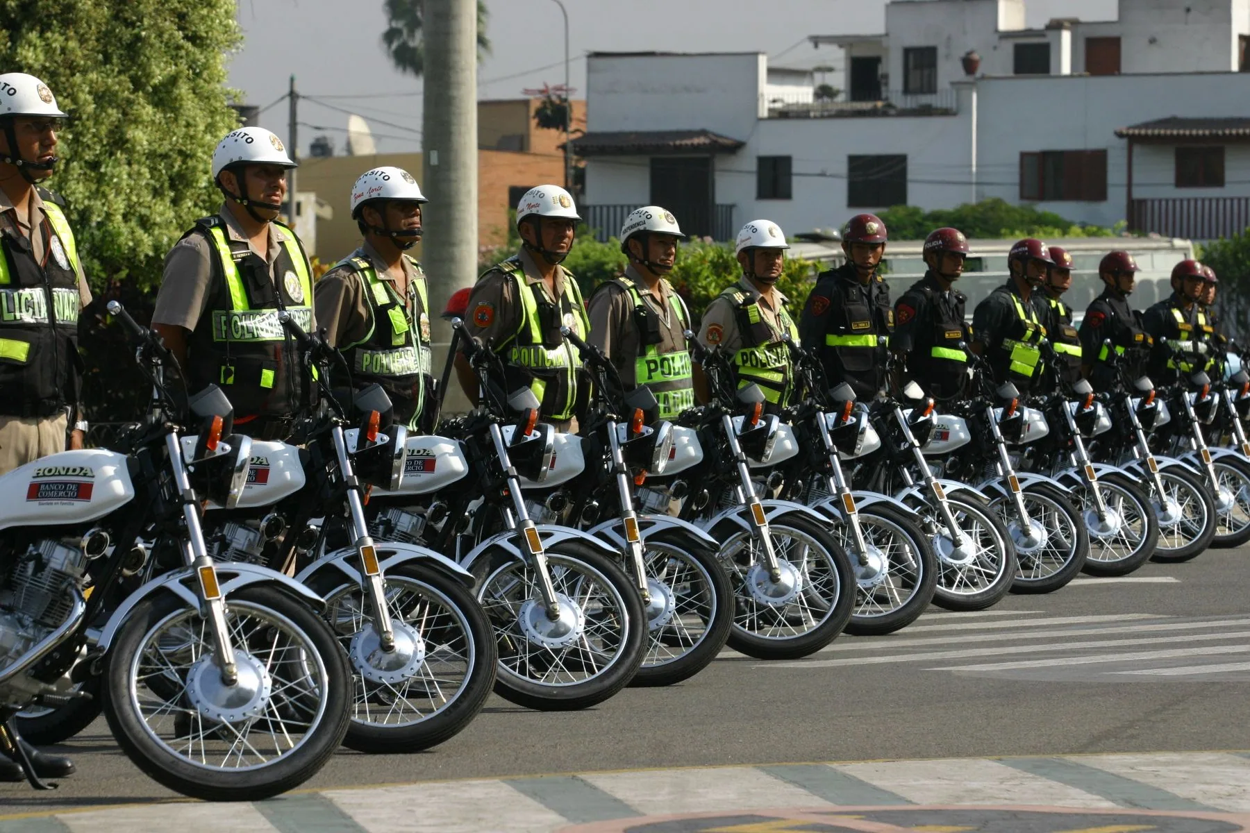 Donan a Policía Nacional 25 nuevas motocicletas para reforzar seguridad durante cumbres | Noticias | Agencia Peruana de Noticias Andina