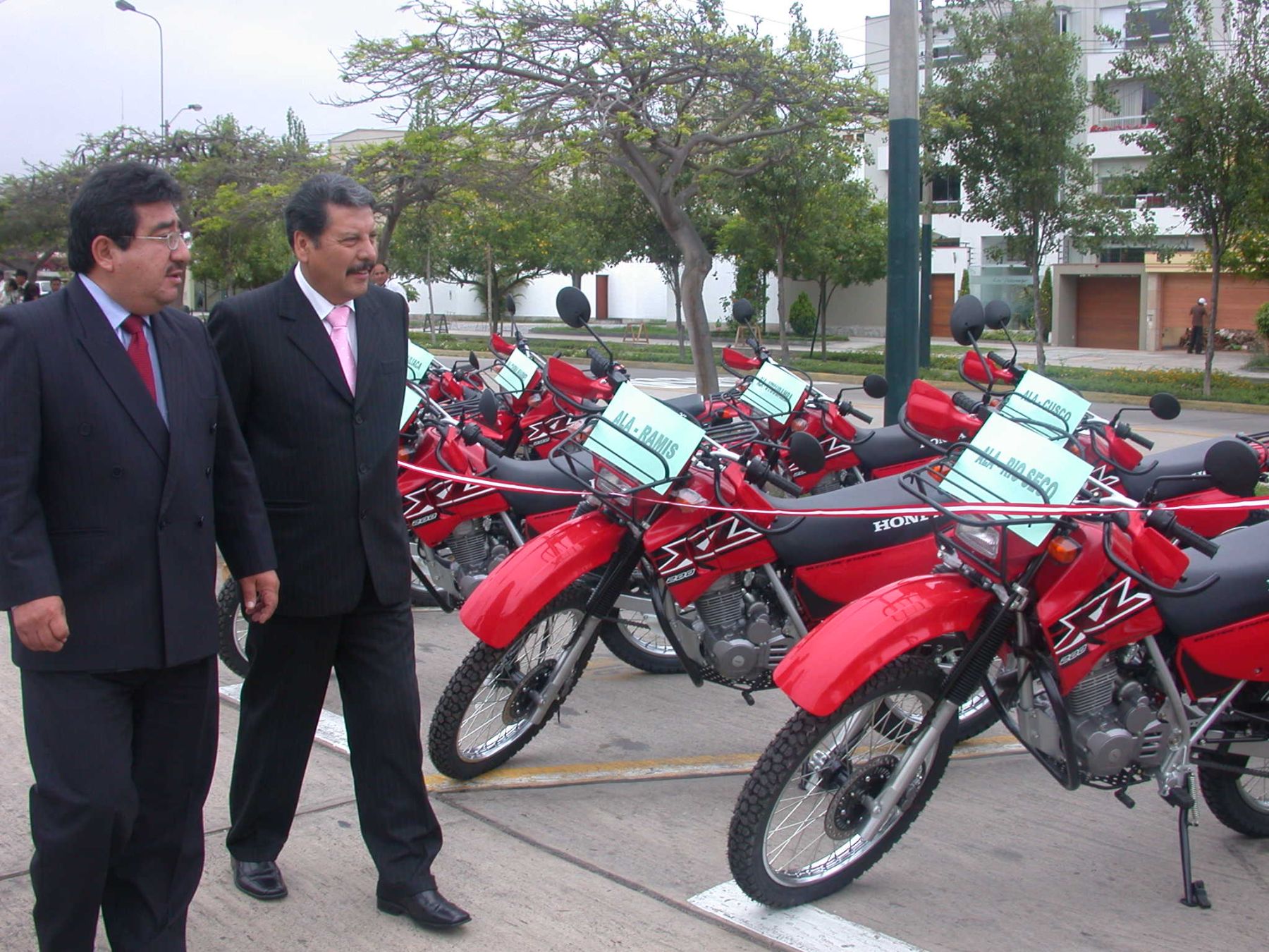 Minag entrega camionetas y motos a oficinas desconcentradas de la Autoridad Nacional del Agua | Noticias | Agencia Peruana de Noticias Andina