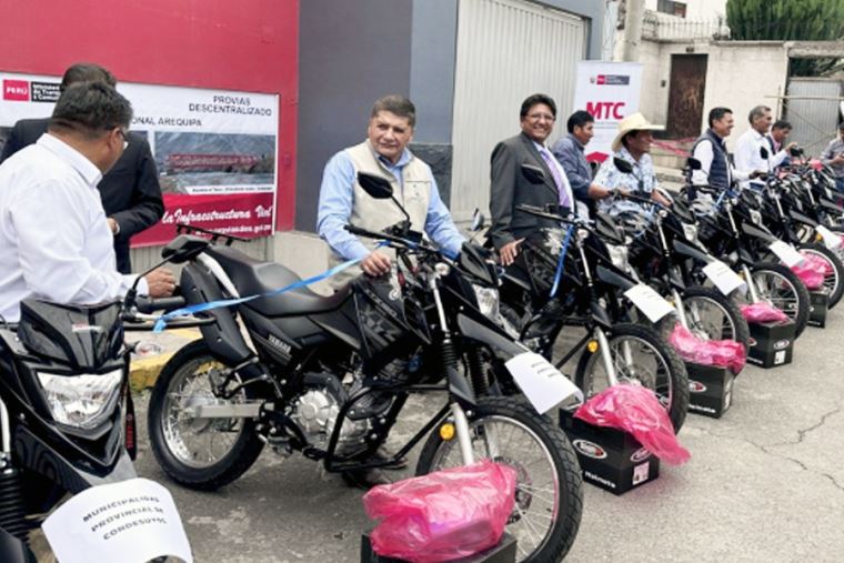 MTC entrega motos lineales y equipos de cómputo a 194 municipios  provinciales | Noticias | Diario Oficial El Peruano