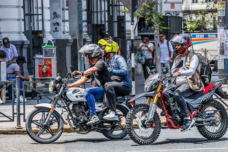 Congreso aprueba que motos lleven doble placa y un dispositivo electrónico para su ubicación | Noticias | Diario Oficial El Peruano
