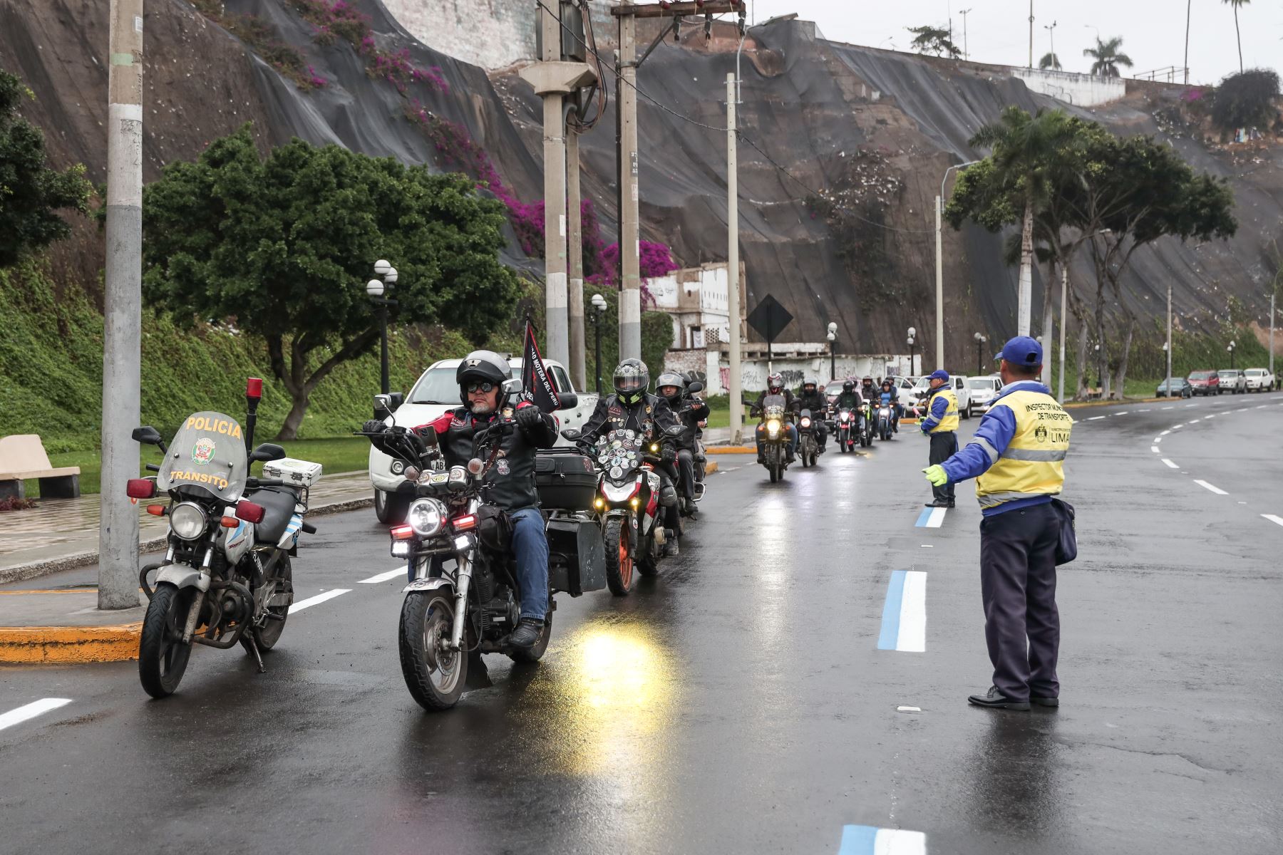 Motociclistas ya circulan nuevamente por la Costa Verde | News | ANDINA - Peru News Agency