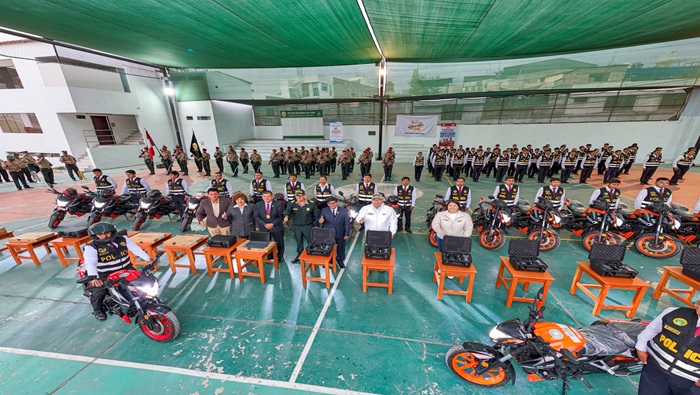 Gobernador regional entregó 12 drones, 12 laptop y 24 motocicletas a Policía Nacional - Noticias - Gobierno Regional Arequipa - Plataforma del Estado Peruano