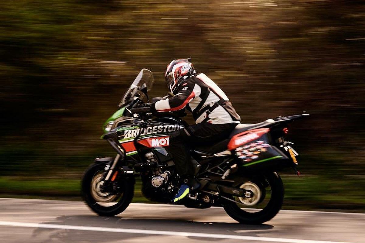 Récord de viaje en moto: 15 países en 22 horas