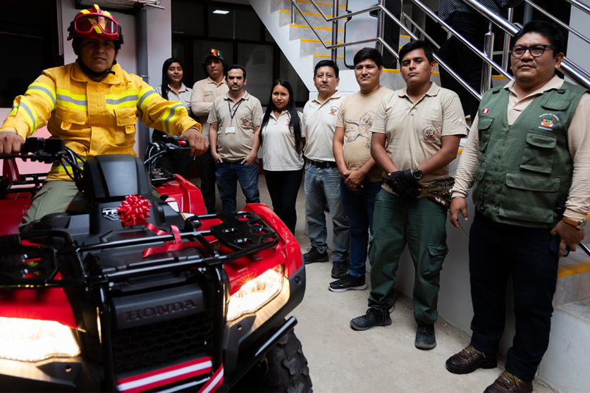Reserva Nacional Tambopata: guardaparques bomberos reciben equipos para  enfrentar incendios forestales