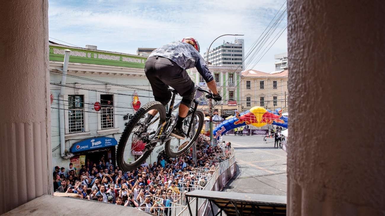 Weekend | Ya llega la nueva edición de la Red Bull Valparaíso Cerro Abajo
