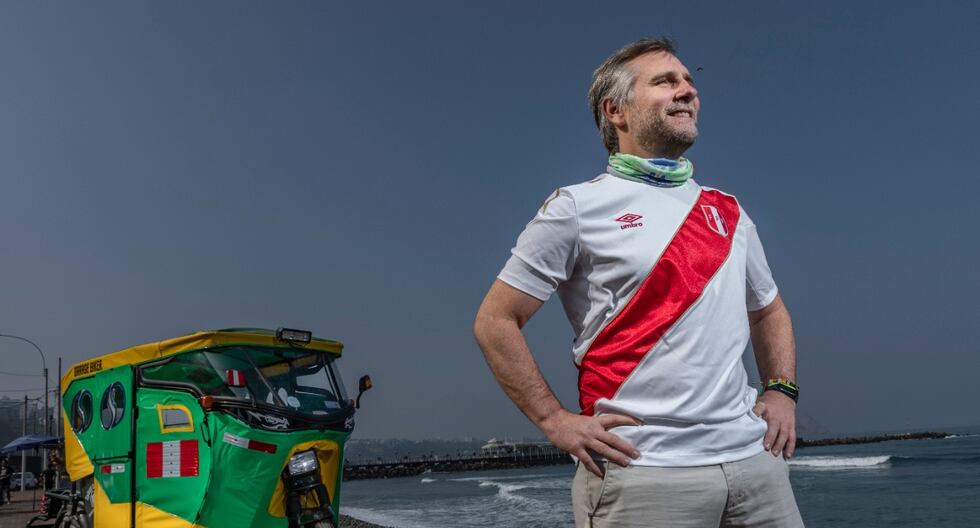 Alberto Gomez Borrero salió de la Costa Verde la semana pasada rumbo a Arequipa. Allá recogerá a un compañero y empezará a trepar los andes en moto. (Foto: Fidel Carrillo).