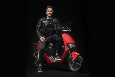 Jorge Lorenzo Super Soco 2021