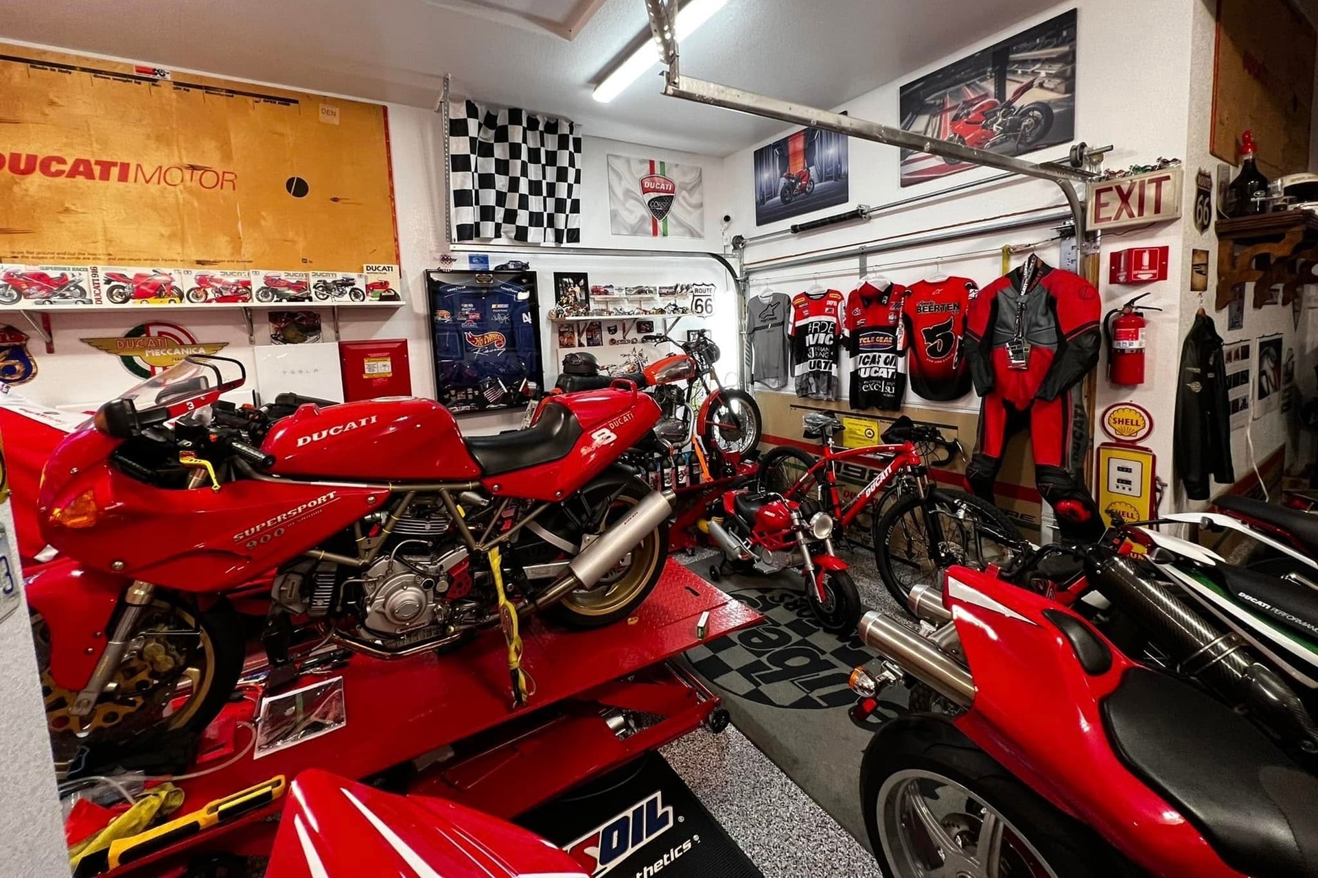 Os mostramos la colección de Ducatis que todos soñamos tener en nuestro garaje