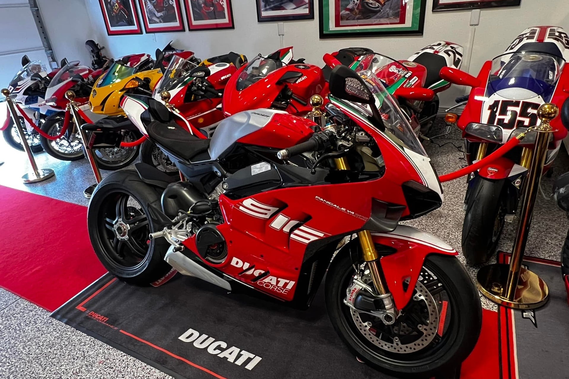 Os mostramos la colección de Ducatis que todos soñamos tener en nuestro garaje
