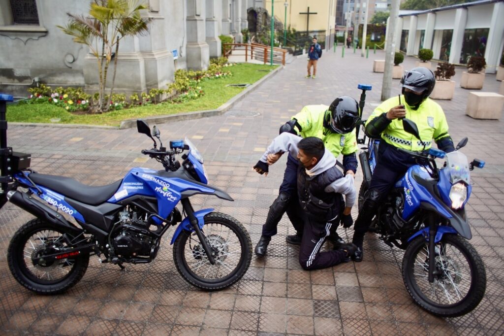 Alcalde Luis Molina hace entrega de 37 motos para incrementar capacidad  operativa del Serenazgo de Miraflores - Municipalidad Distrital de  MirafloresMunicipalidad Distrital de Miraflores