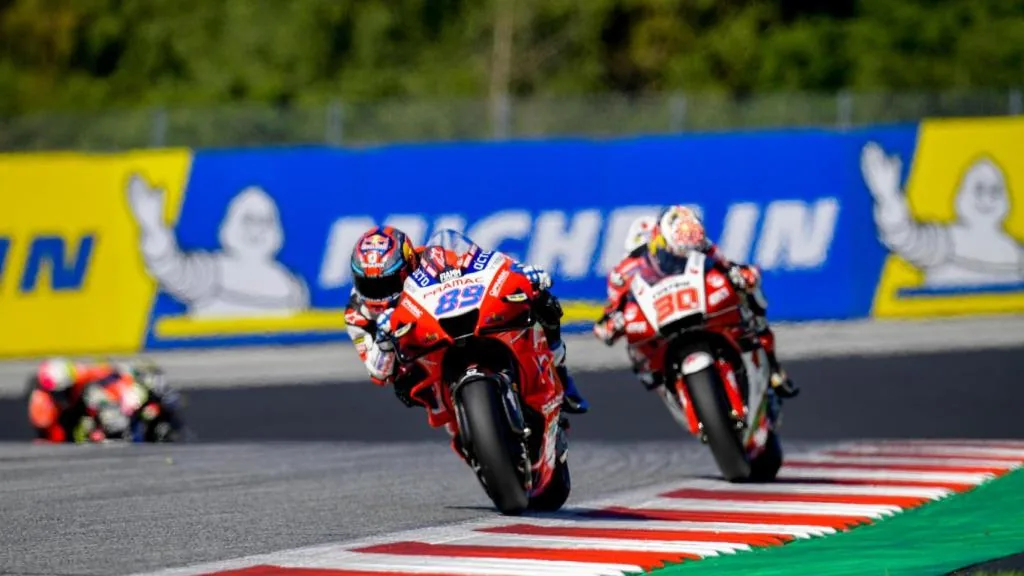 Pole de récord para el 'rookie' Jorge Martín y caída de Marc Márquez en Spielberg