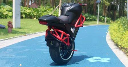 Moto eléctrica de una sola rueda.