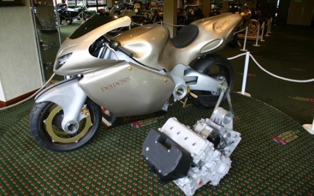 Norton Nemesis V8: storia, prezzo, dettagli e caratteristiche tecniche della maxi british | Gazzetta.it