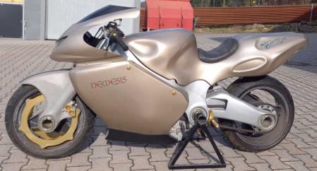 Norton Nemesis V8, 235 CV y 24 bujías, una locura