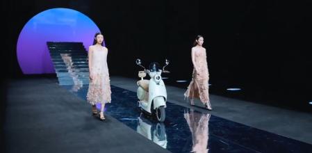 Un desfile de moda con scooters que se pasean sin piloto, no es broma y ha ocurrido en China, donde la marca Yadea ha mostrado su primer scooter autónomo