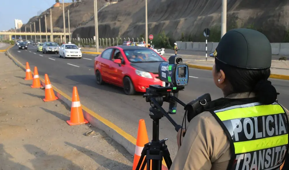 Fotopapeletas: ¿las multas por exceso de velocidad las recibe el conductor  o el propietario del vehículo?