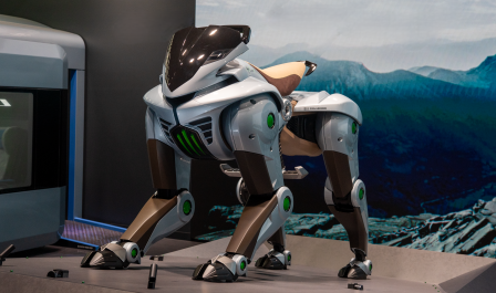 Kawasaki comienza el desarrollo de su caballo mecánico movido por hidrógeno, el futurista y alocado Corleo