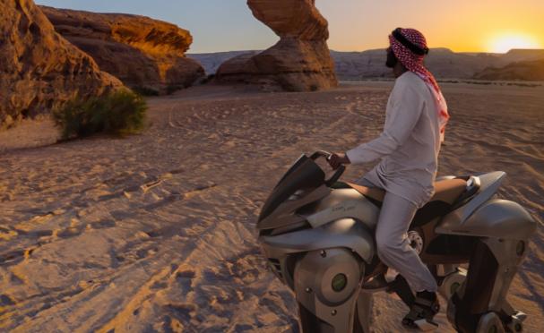 Kawasaki comienza el desarrollo de su caballo mecánico movido por hidrógeno, el futurista y alocado Corleo