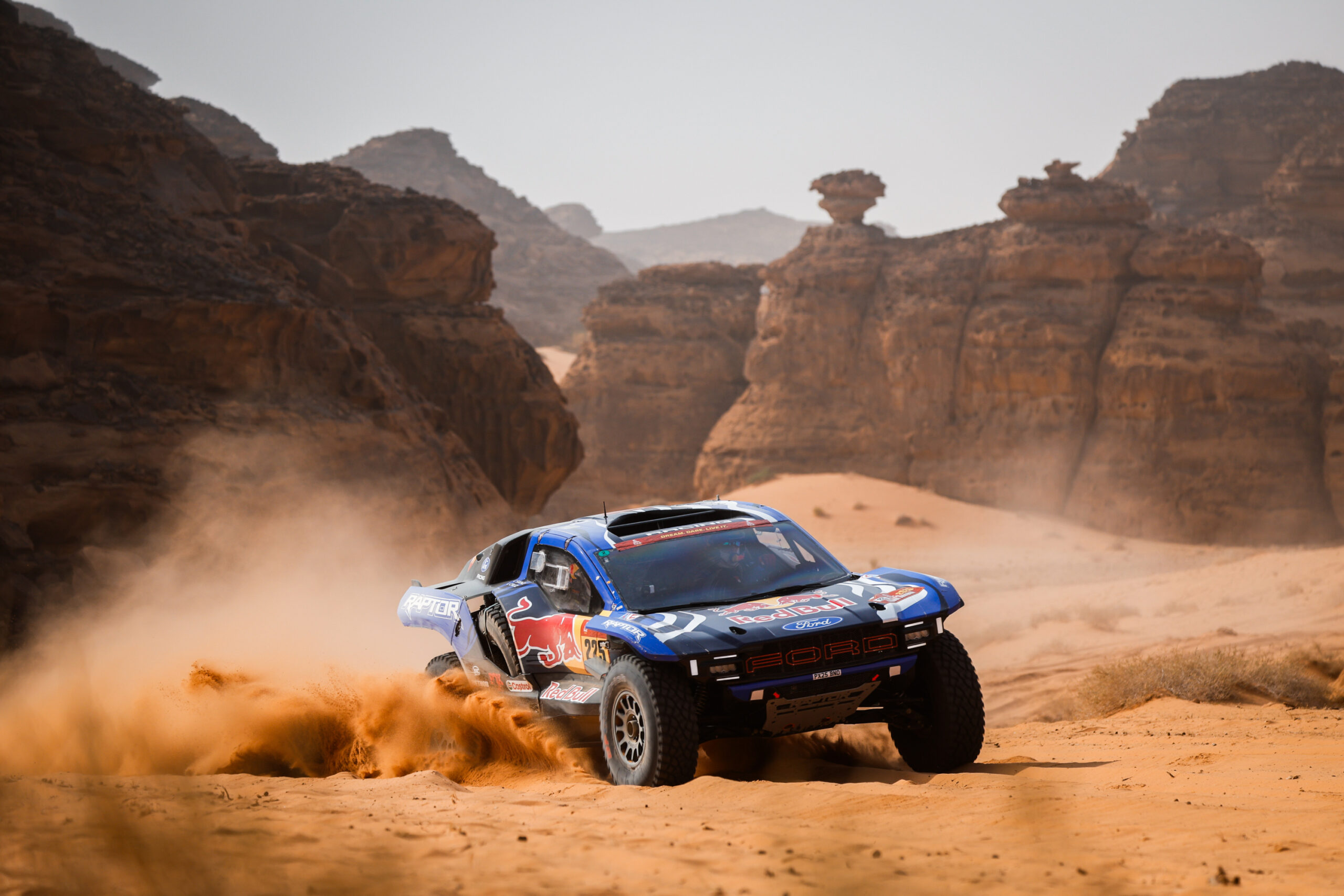 Clasificación del Rally Dakar 2026: orden de la general de motos y coches, posiciones y tiempos tras la etapa 5