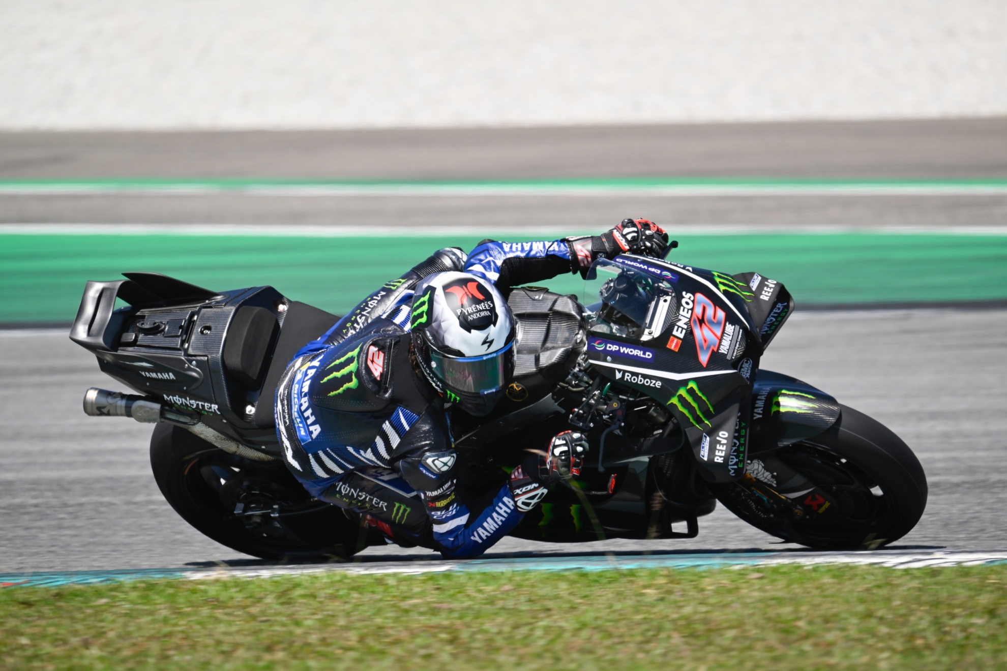 Álex Rins, en pista el martes en Sepang.