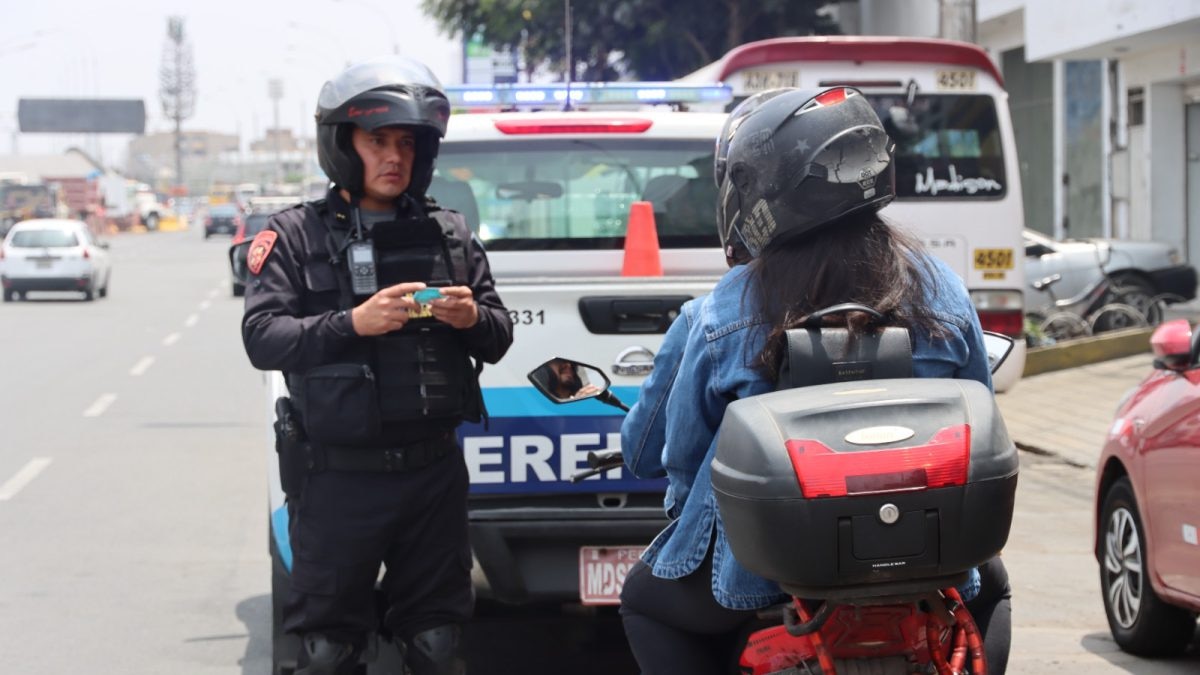 Estos son los 4 distritos de Lima que aprobaron prohibir la circulación de dos personas en una moto - Infobae
