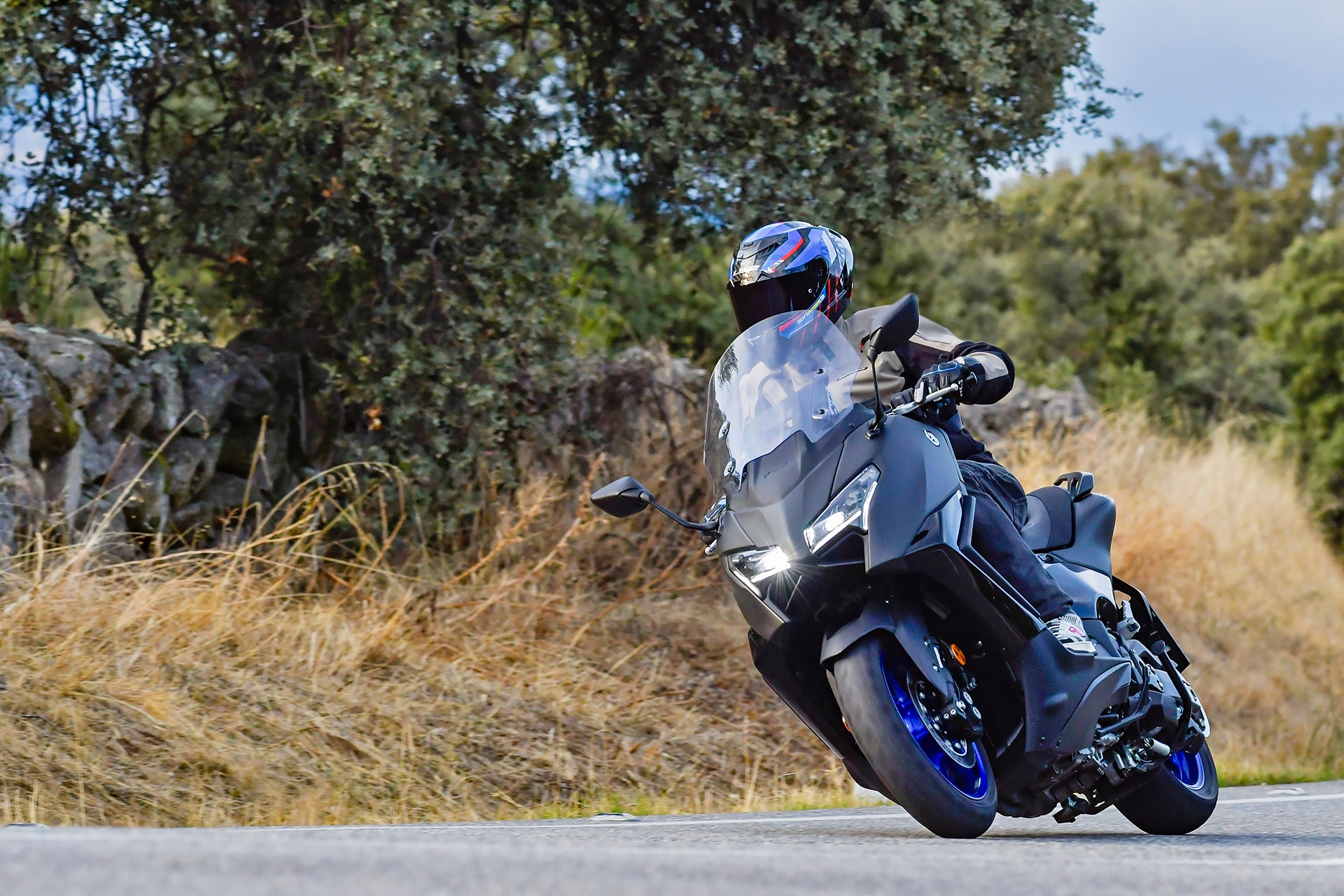 8 trucos y consejos para conducir un scooter deportivo a nivel PRO – ??  Motociclismo & Rock n Roll ?