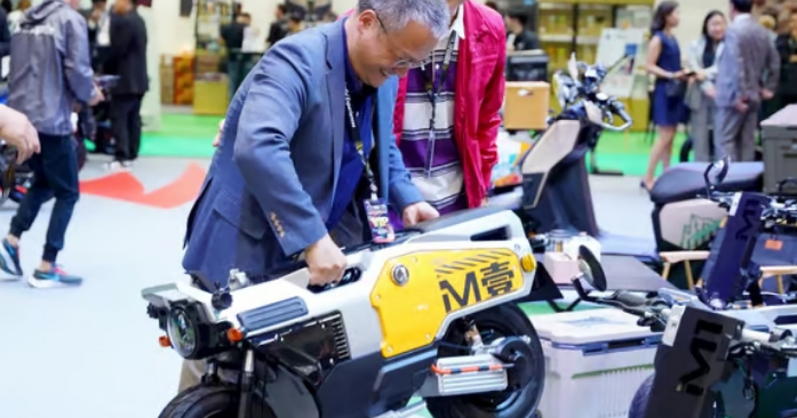 Kenalan dengan Motor Multifungsi Felo M1: Tak Cuma Ditunggangi, Bisa Jadi Powerbank