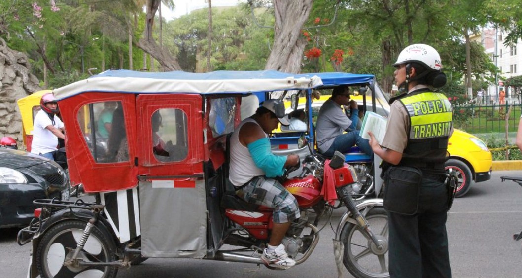 Es importante y obligatorio que los conductores de mototaxis cuenten con licencia de conducir.