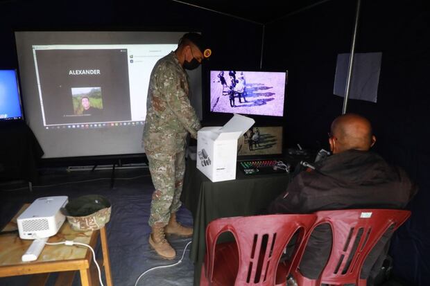 Los cursos no están pensados para propietarios de drones recreativos, sino para los que vayan a dar un uso profesional a estas máquinas. (Ministerio de Defensa)