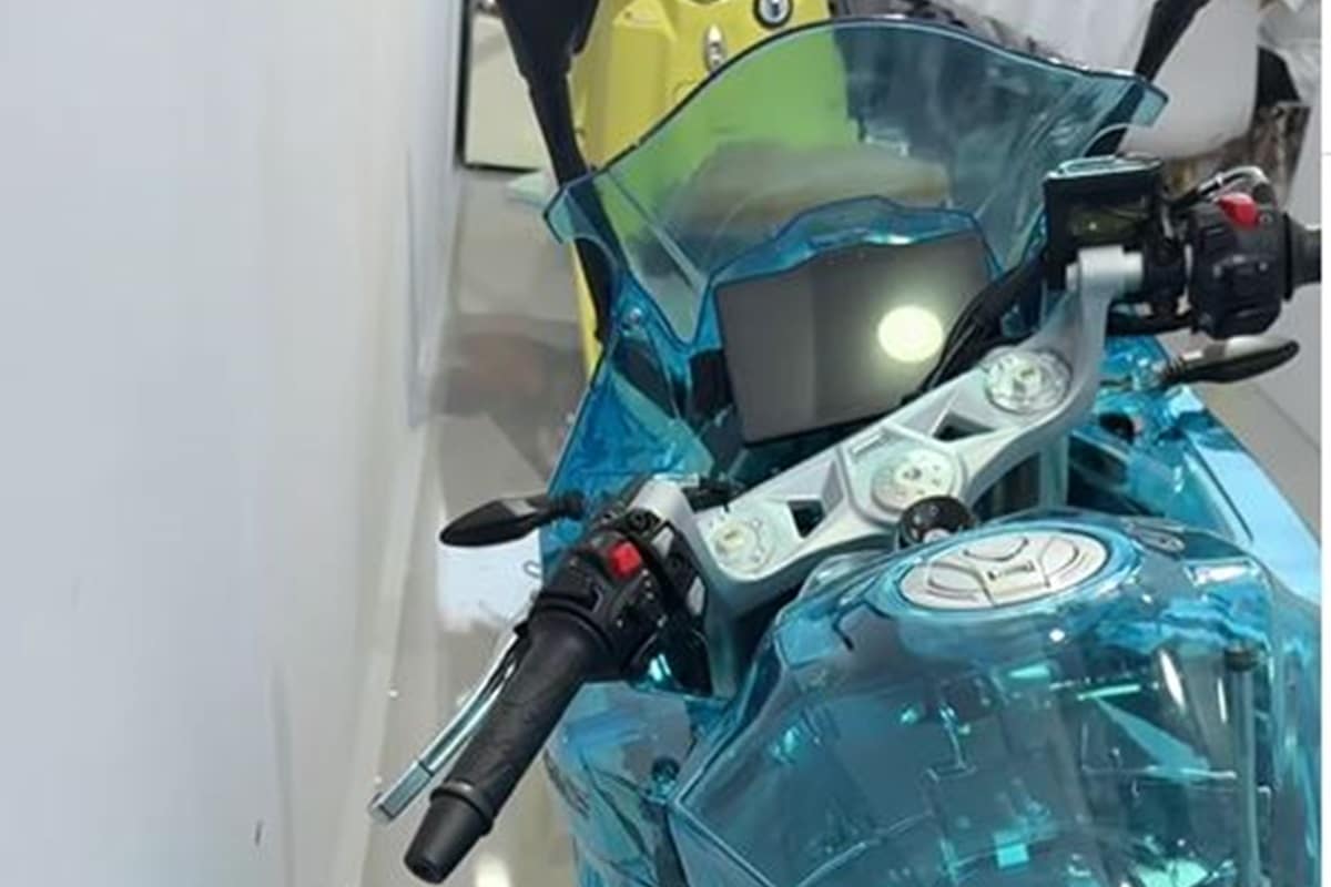 Cyclone RC 410R Akuarium: La moto transparente con estilo a "ordenata"  noventero