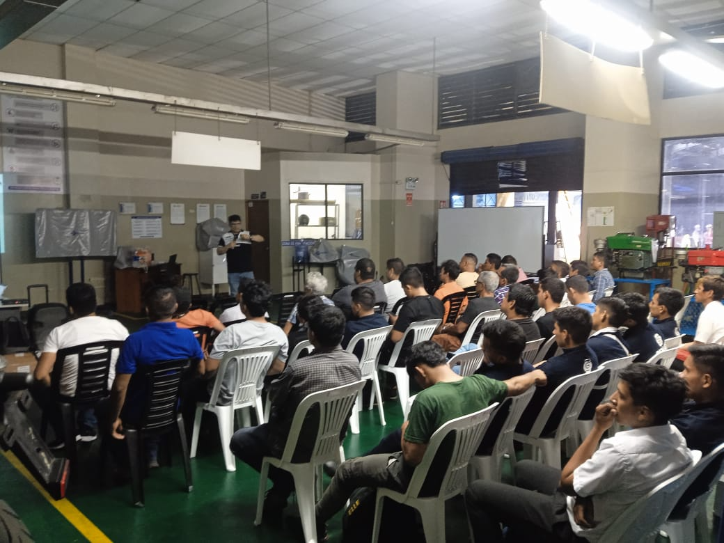 Charla-en-SENATI-1-copia