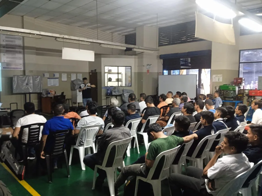 Charla-en-SENATI-1-copia