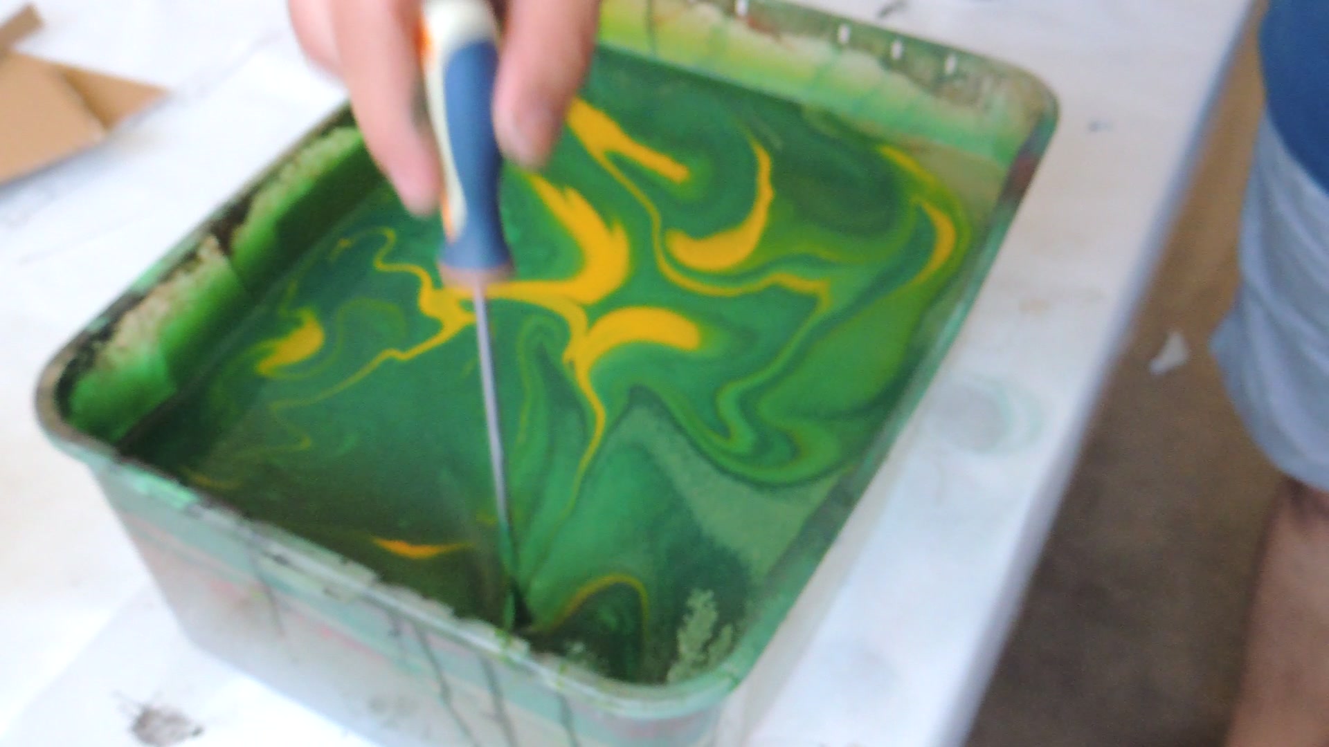 TUTORIAL: Como hacer hydro dipping, swirling o hidrografia con pintura en spray FM