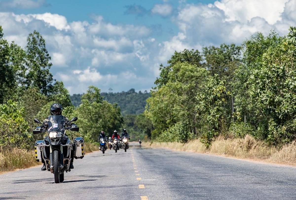 Os acessórios ideais para o piloto durante uma longa viagem de moto - Revista Moto Adventure