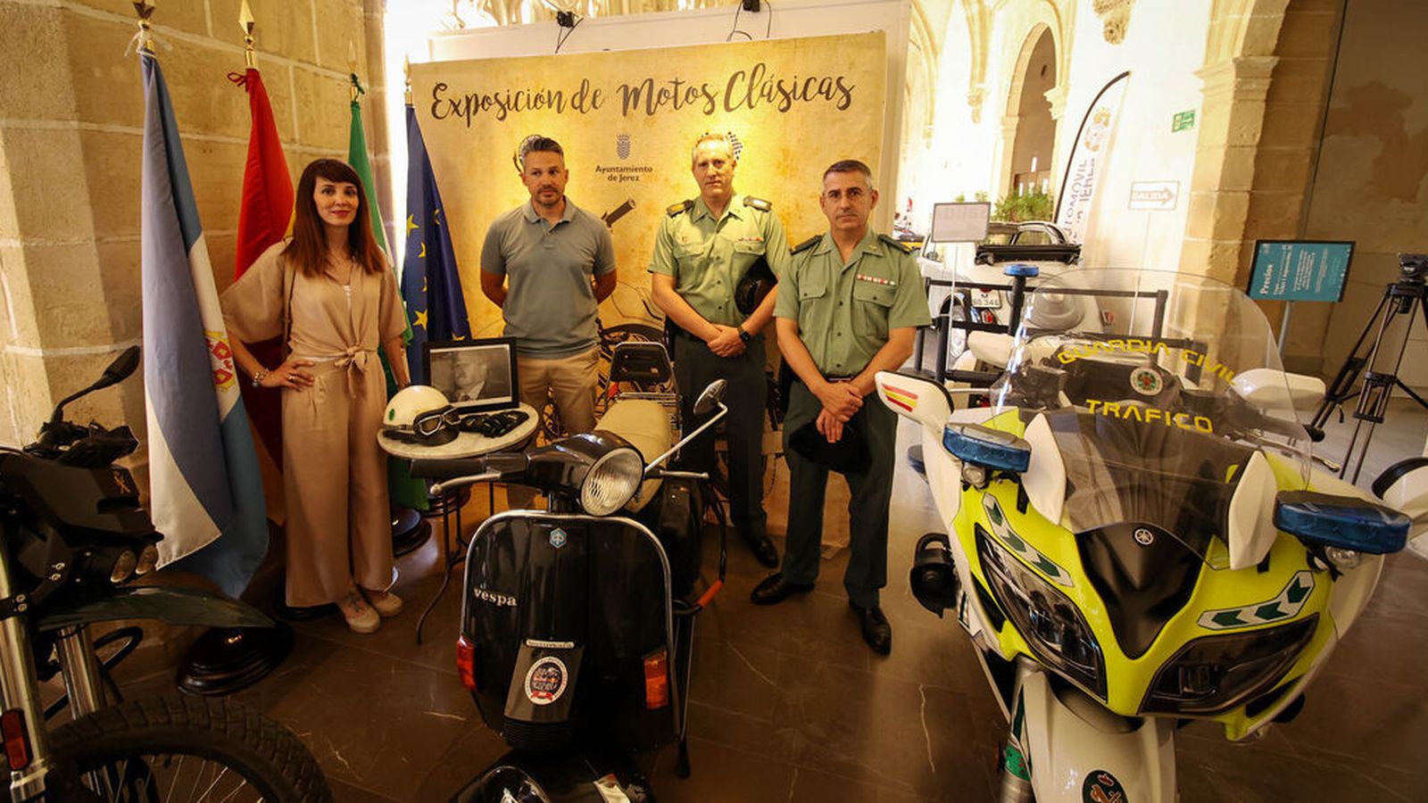 Exposición de Motos Clásicas en Los Claustros.