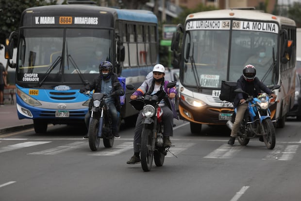El casco debe tener un interior que proteja la cabeza del conductor, además de que es obligatorio el uso de visor. (Foto: Julio Reaño) 