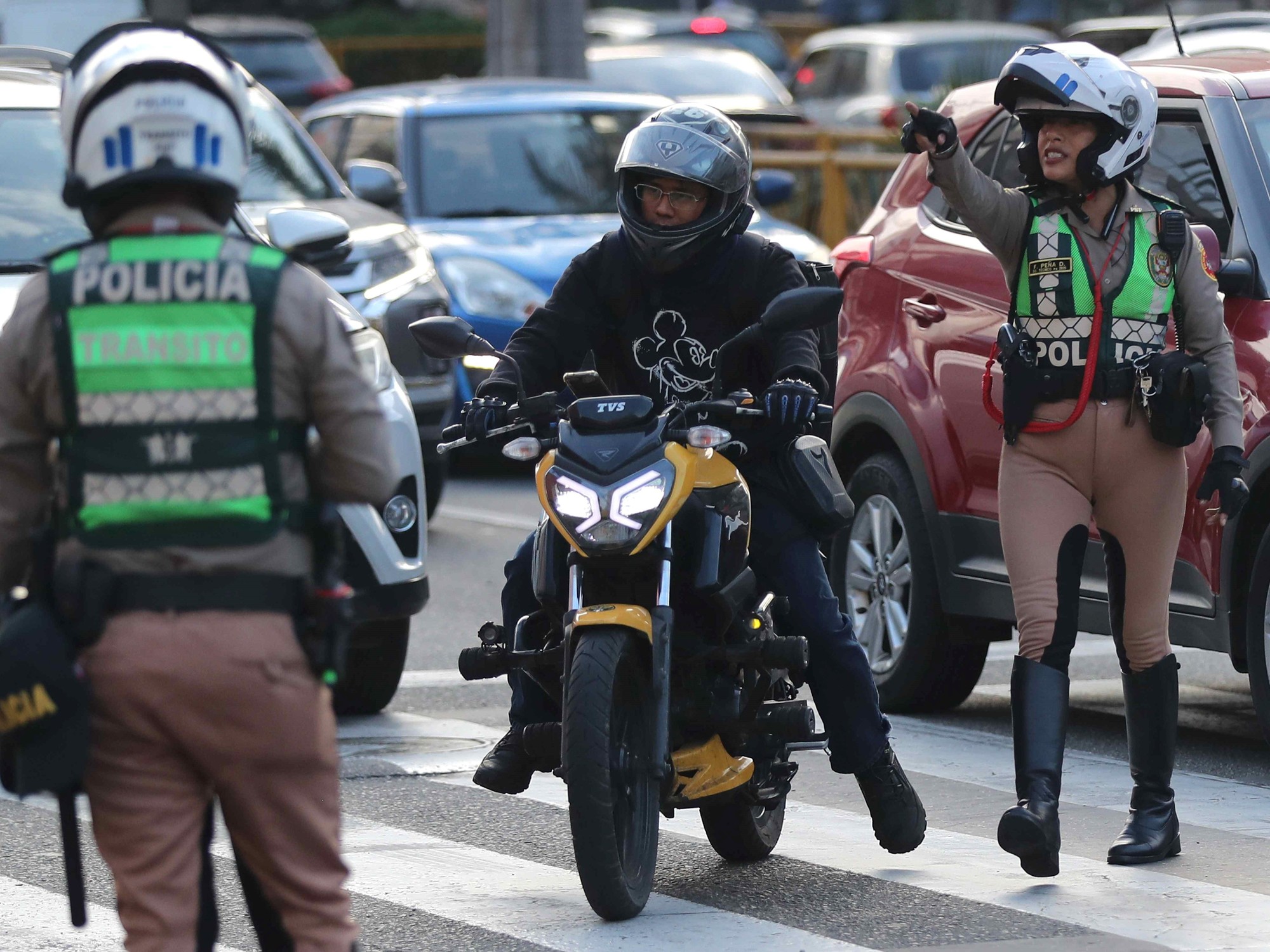 Drástica medida contra motochorros y sicarios en Perú: multarán con casi  200 dólares a motos con 2 personas para frenar ataques