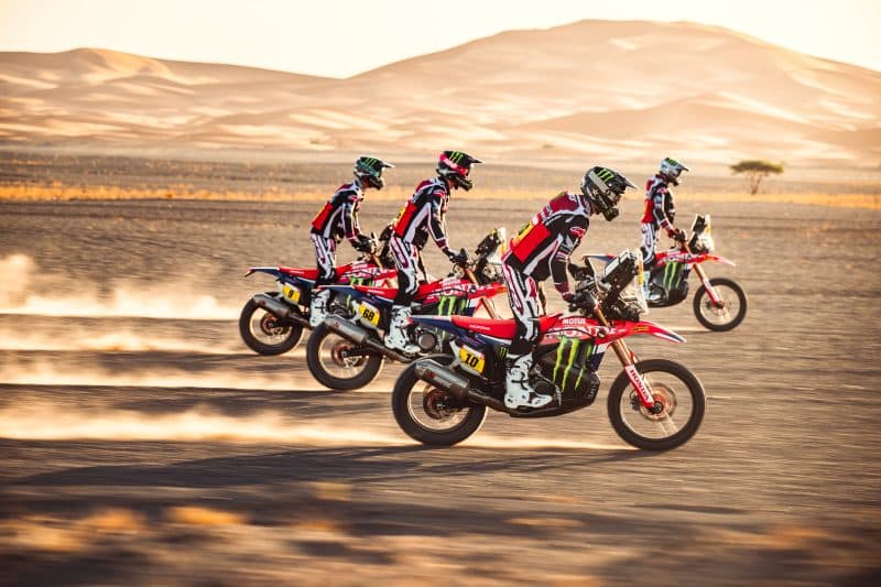 EL EQUIPO DE RALLYE DE FÁBRICA HONDA LISTO PARA EL RALLY DAKAR 2026 - Dirt Bike Magazine