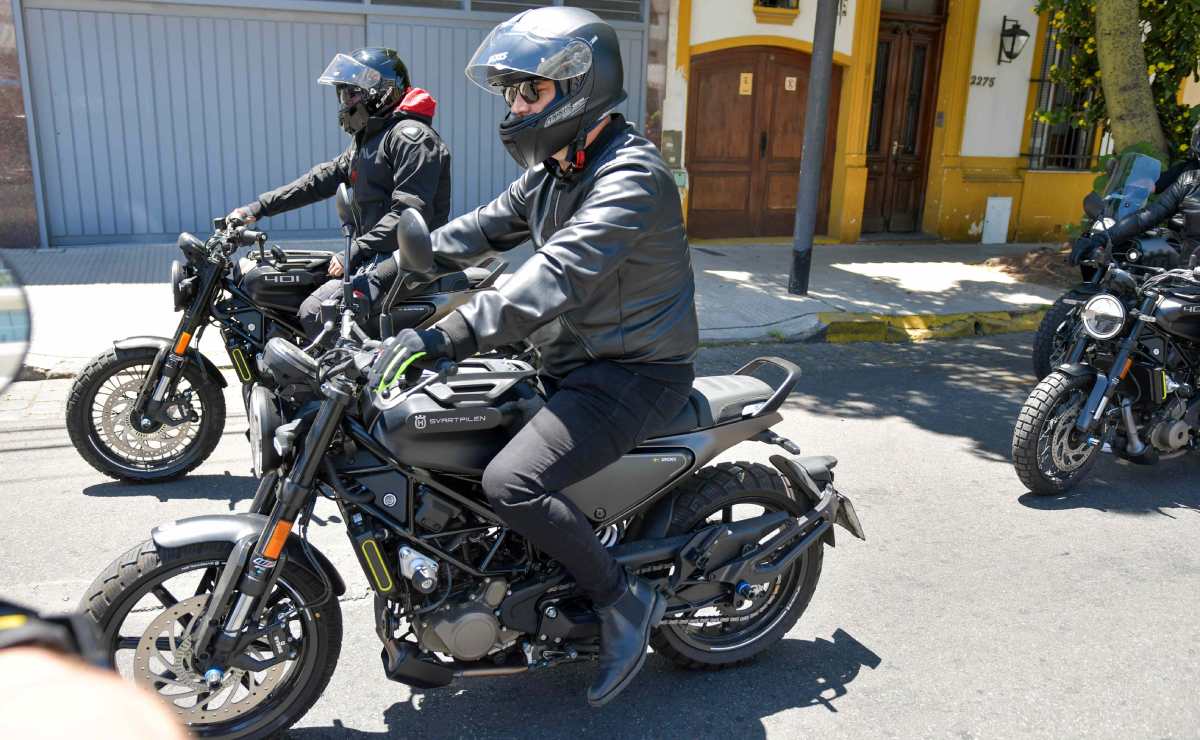 Husqvarna-ride-120-aniversario