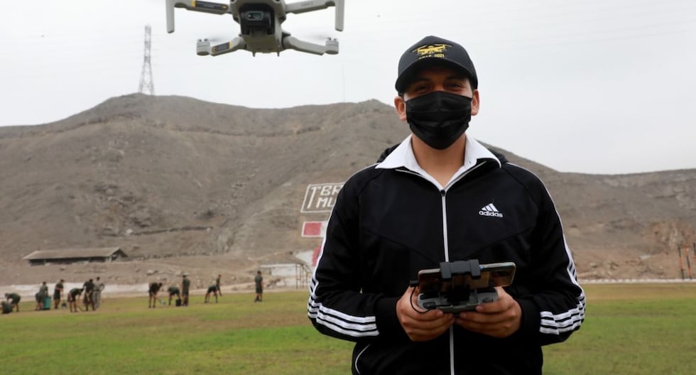 El Ejército Peruano ha organizado una sección dedicada a la capacitación de la población castrense y civil en el manejo profesional de drones. (Foto: Ministerio de Defensa)