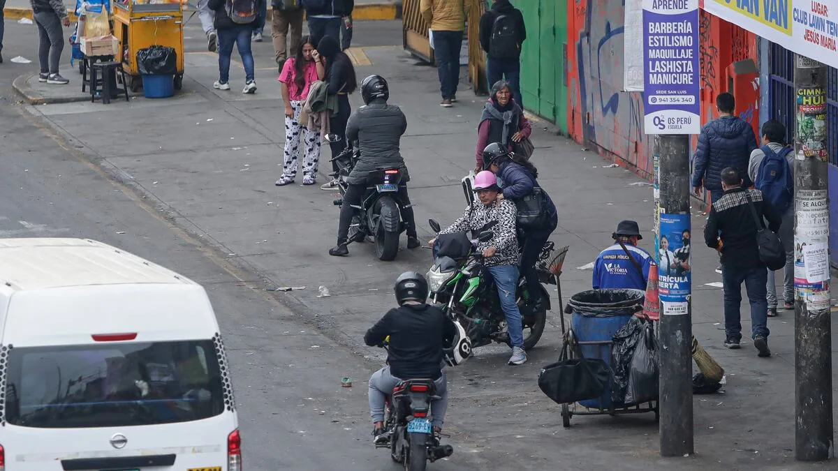 Prohibición de dos personas en una moto | Ley del Gobierno: ¿En qué casos se aplicaría y qué opinan los motociclistas? MTC Raúl Pérez Reyes Gobierno | Aslaltos | Robos | Extorsiones |