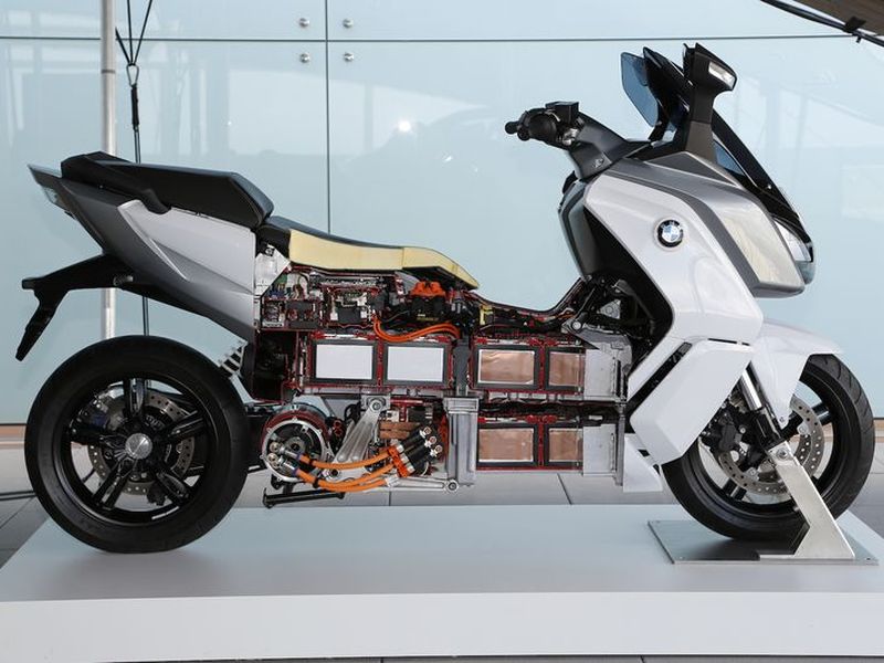 Interior-y-bateri-a-del-BMW-C-Evolution