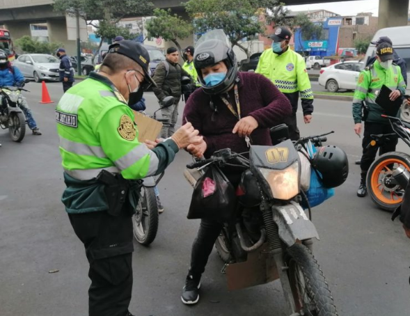 Intervención policial de tránsito: ¿Cuál es el protocolo que se debe seguir y cuáles son mis derechos?