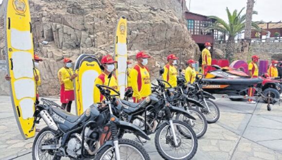 Policía entrega motos para las playas de Camaná e Islay | EDICION | CORREO