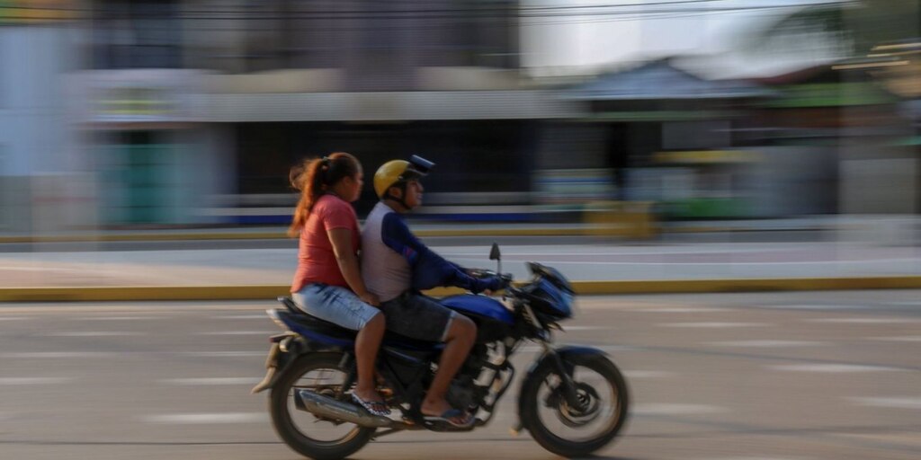 Más de 5 mil soles de multa si dos personas circulan en una moto por tres distritos de Lima Metropolitana: Detalles de la sanción - Infobae