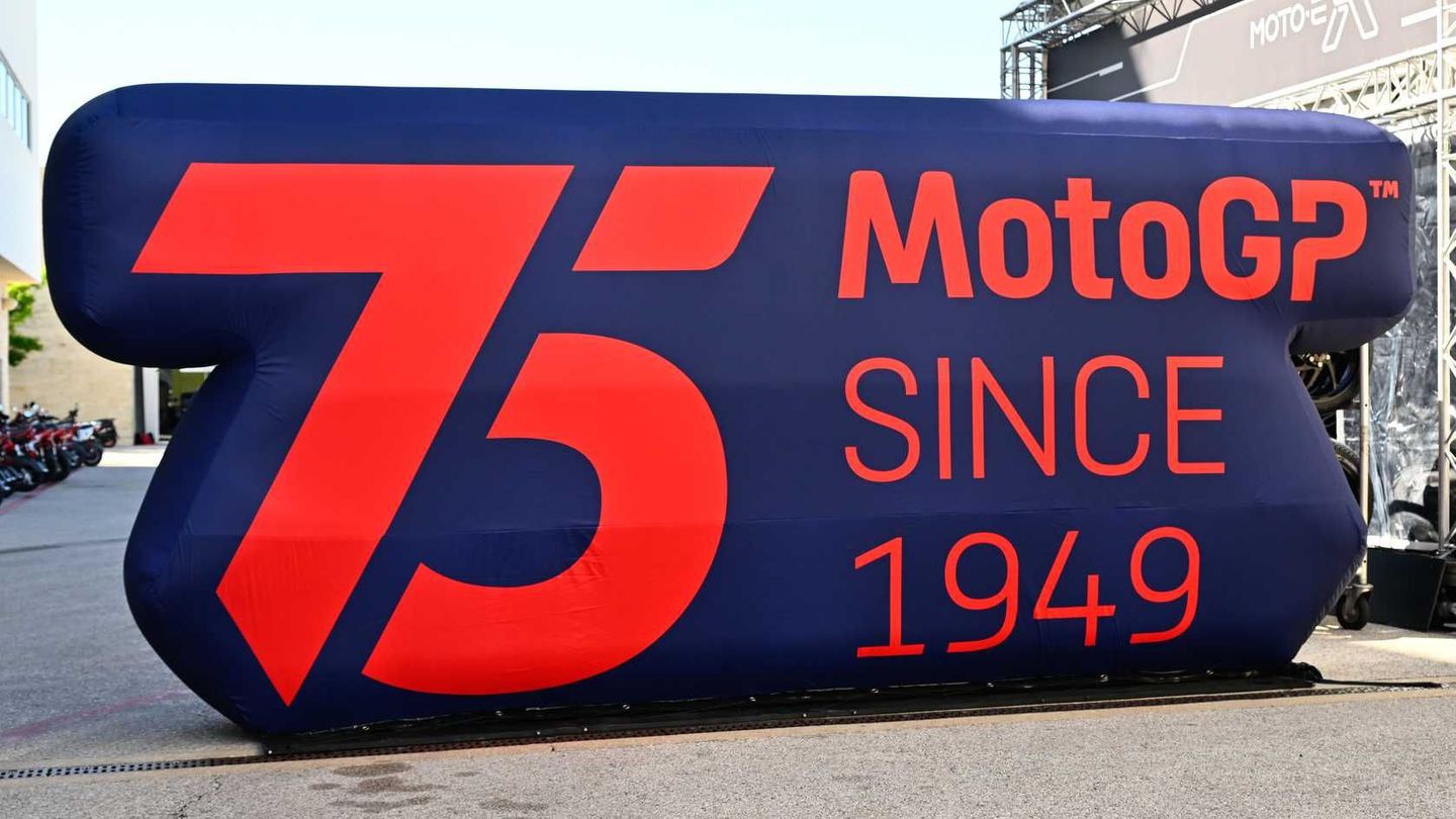 Estilo vintage, espectáculo moderno: MotoGP™ celebra su 75 aniversario en Silverstone