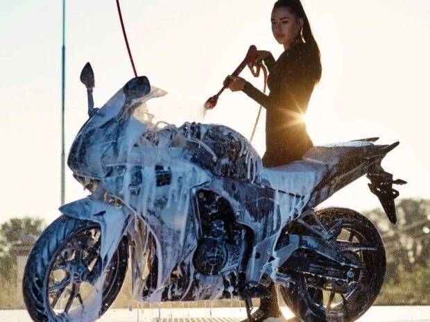 Mantén tu moto impecable: Guía para un lavado perfecto y protección duradera – GENTE Online