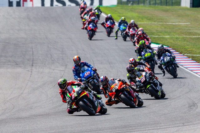 Moto-GP-KTM-Brad-Binder-2020-Brno-10-1200x800
