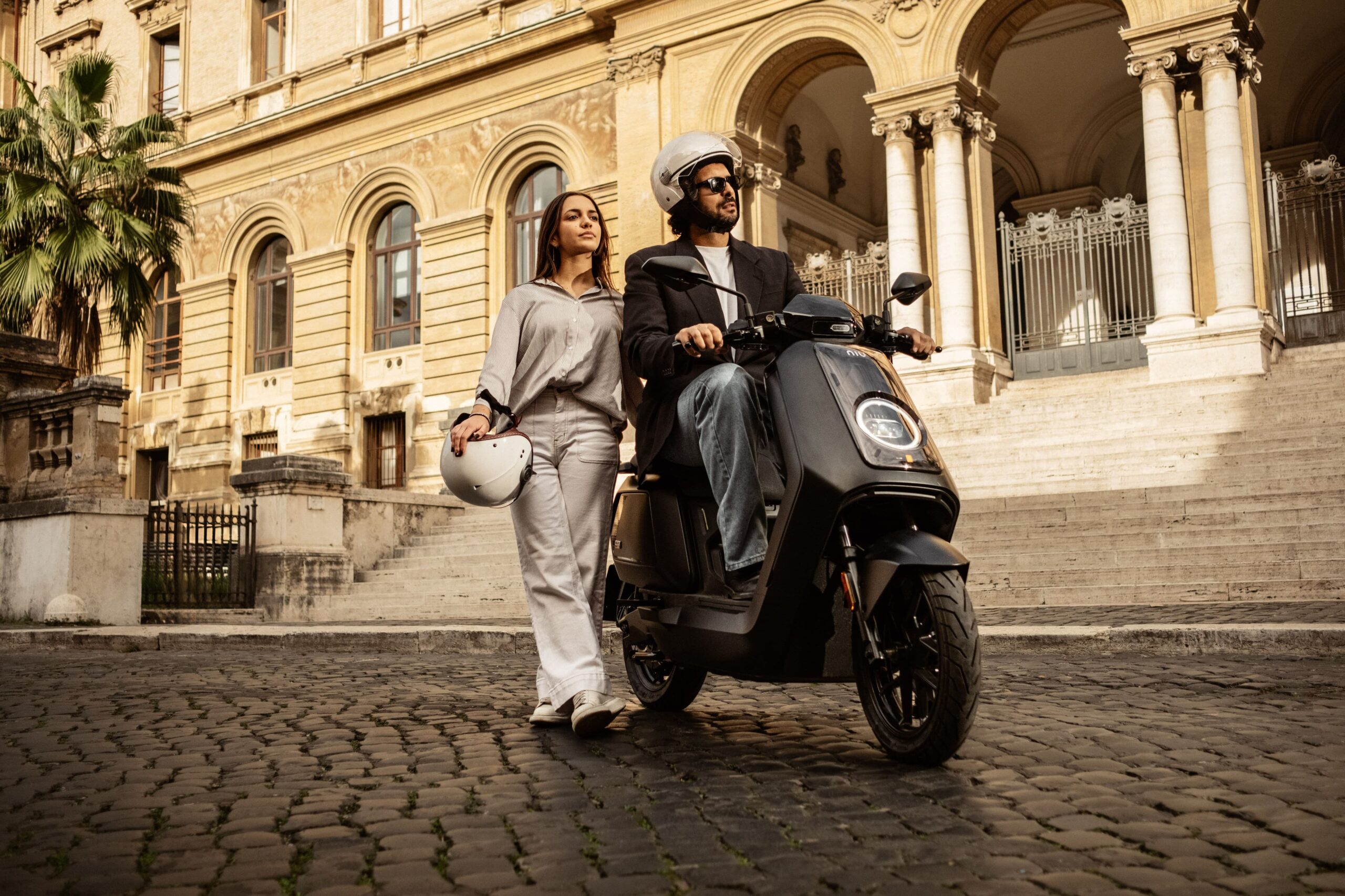 Serie Niu NQiX 2025: ¡scooters eléctricos para mayor diversión al volante!